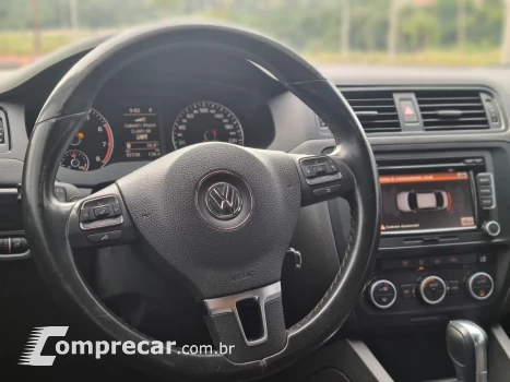 Jetta 2.0 Comfortline Tiptronic (Flex)