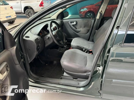 CORSA 1.4 MPFI Premium Sedan 8V