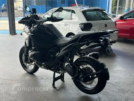 BMW R 1300 GS TRIPLE BLAC