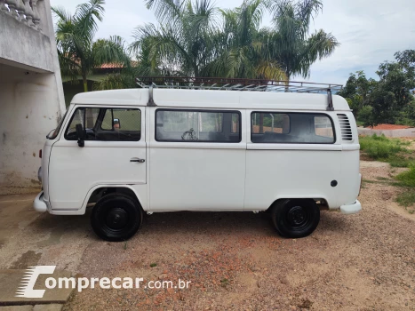 Volkswagen KOMBI 1.4 MI STD Lotação 8V 4 portas