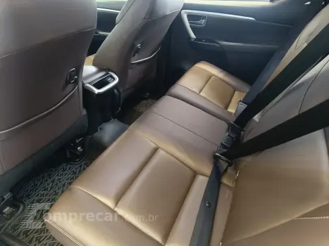 HILUX SW4 2.8 SRX 4X4 7 LUGARES 16V TURBO INTERCOOLER 4P AUT