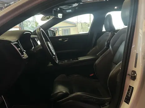 S60 2.0 T8 R-DESIGN HÍBRIDO 4P AUTOMÁTICO