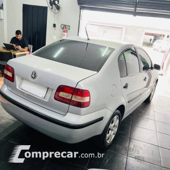 POLO SEDAN 1.6