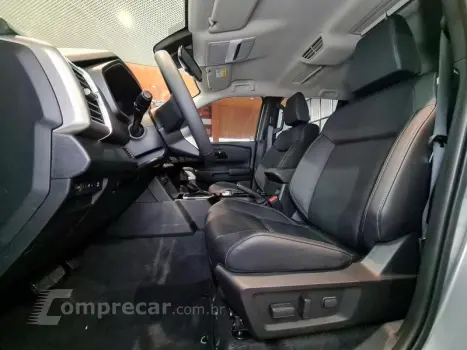 TRITON HPE-S 2.4 CD 4x4 TB DIESEL AUT.