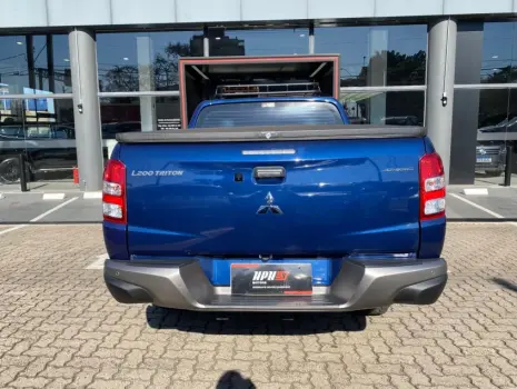 L200 TRITON 2.4 16V Turbo Savana GLS CD 4X4