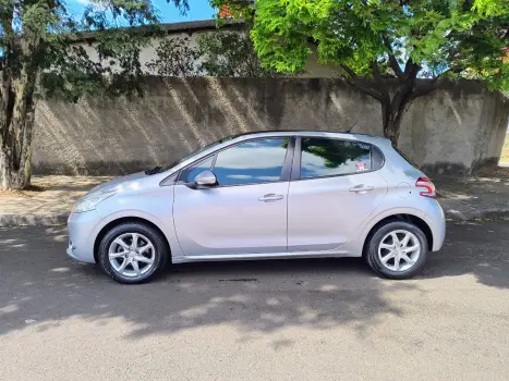 PEUGEOT 208 1.5 Active Pack 8V 4 portas