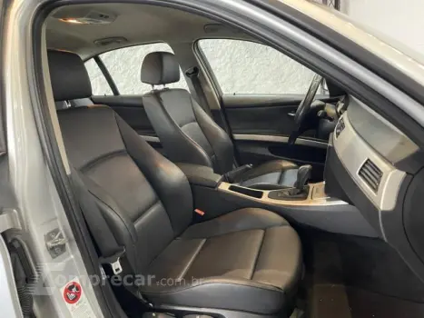 320i - 2.0 16V 4P AUTOMÁTICO