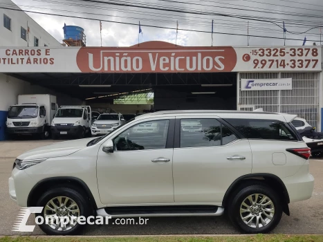 Toyota HILUX SW4 2.8 D-4d Turbo SRX 4X4 4 portas