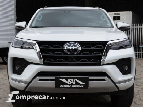 HILUX SW4 - 2.8 D-4D TURBO SRX 7L 4X4 AUTOMÁTICO