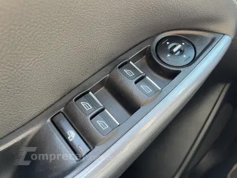 FOCUS 2.0 TITANIUM 16V FLEX 4P POWERSHIFT