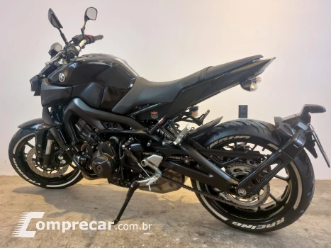 YAMAHA MT-09