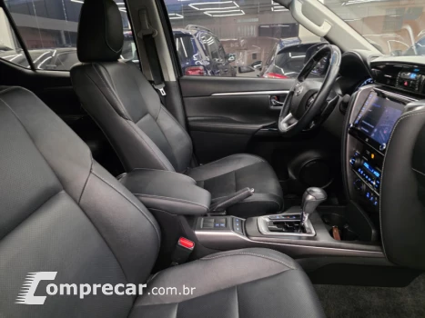 HILUX SW4 2.8 D-4d Turbo SRX 7L 4X4