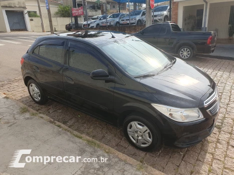 CHEVROLET ONIX 1.0 LT 4 portas