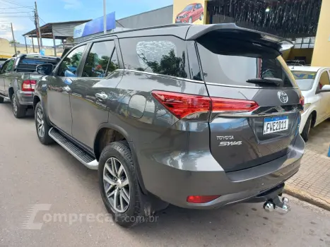 HILUX SW4 2.8 SRX 4X4 7 Lugares 16V Turbo Intercooler