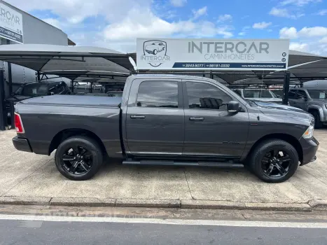 CLASSIC 5.7 V8 Laramie CD 4X4