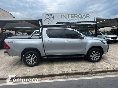 Toyota HILUX 2.8 SRV 4X4 CD 16V 4 portas