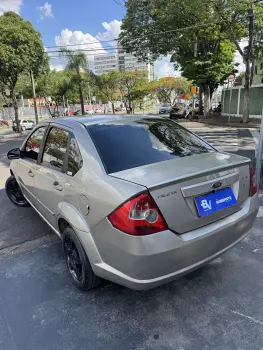 FIESTA 1.6 MPI Class Sedan 8V