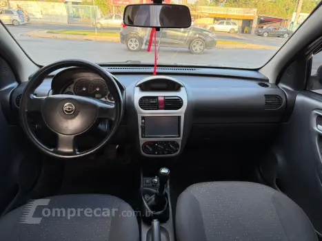 CORSA 1.4 MPFI Premium Sedan 8V