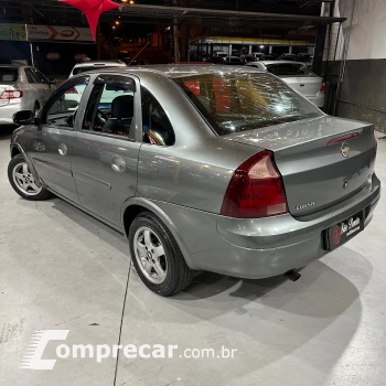 CORSA 1.4 MPFI Premium Sedan 8V