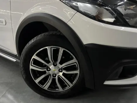 ONIX 1.4 MPFI ACTIV 8V FLEX 4P AUTOMÁTICO