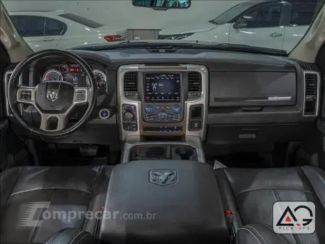 CLASSIC 5.7 V8 Laramie Night Edition CD 4X4