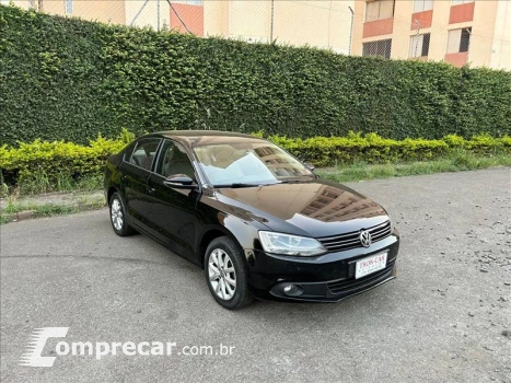 Volkswagen JETTA 2.0 Comfortline 120cv 4 portas