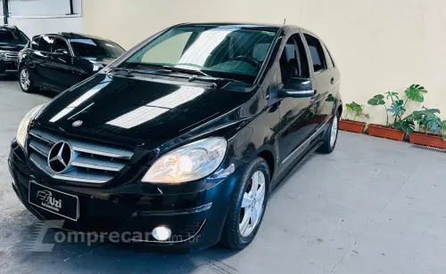 Mercedes-Benz B 180 1.7 Family Plus 8V 4 portas