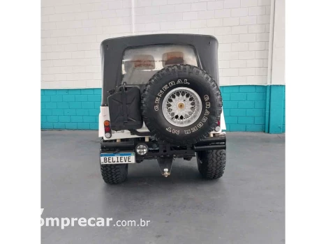 JEEP 2.6 6 CILINDROS 12V GASOLINA 2P MANUAL