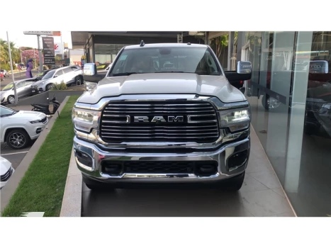 RAM 2500 6.7 I6 TURBO DIESEL LARAMIE CD 4X4 AUTOMÁTICO 4 portas