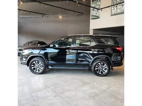 HILUX SW4 2.8 D-4D TURBO DIESEL DIAMOND 7L 4X4 AUTOMÁTICO