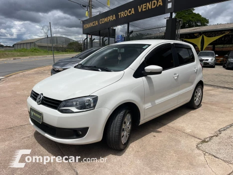 Volkswagen SPACEFOX 1.6 MI Trend 8V 4 portas