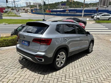 TAOS Comfortline 1.4 250 TSI Flex Aut.