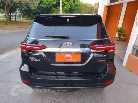 Hilux SW4 2.8 4P SRX 4X4 7 LUGARES TURBO DIESEL AUTOMÁTICO