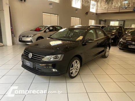 Volkswagen JETTA 2.0 TSI Highline 211cv 4 portas