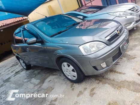 CORSA 1.0 MPFI Premium Sedan 8V