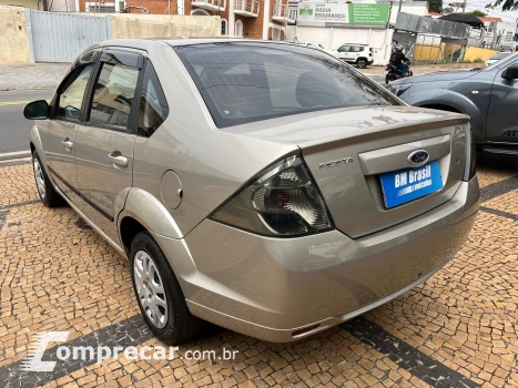 FIESTA 1.6 MPI Class Sedan 8V