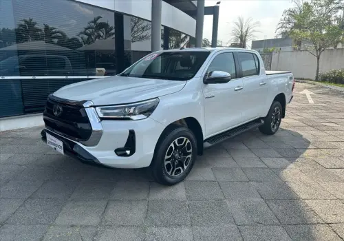 Toyota HILUX 2.8 D-4D TURBO DIESEL CD SRX 4X4 AUTOMÁTICO 4 portas