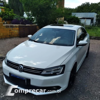 Volkswagen JETTA 2.0 Comfortline 120cv 4 portas