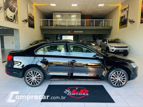 JETTA 2.0 TSI HIGHLINE 200CV GASOLINA 4P TIPTRONIC