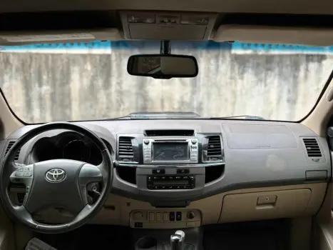 HILUX SW4 3.0 SRV 4X4 7 Lugares 16V Turbo Intercooler