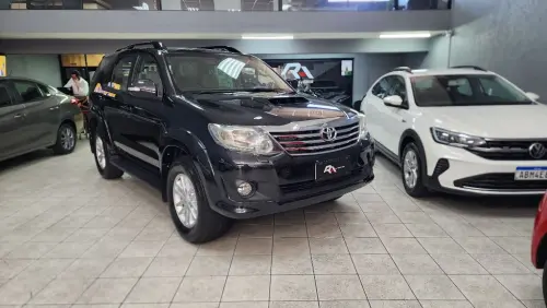 Toyota Hilux SW4 SRV D4-D 4x4 3.0 TDI Dies. Aut 4 portas