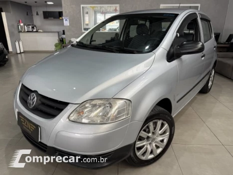 Volkswagen FOX - 1.6 MI PLUS 8V 4P MANUAL 4 portas