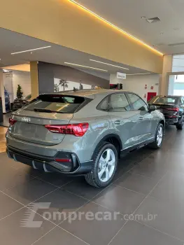 Q3 2.0 40 TFSI Sportback Performance Black Quattro