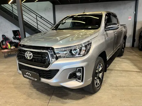 Toyota Hilux Caminhonete 2.8 16V SRX 50 ANOS 4X4 TURBO DIESEL CABIN 4 portas