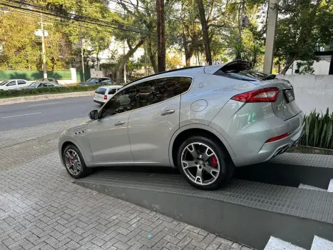 LEVANTE 3.0 V6 Turbo S Q4