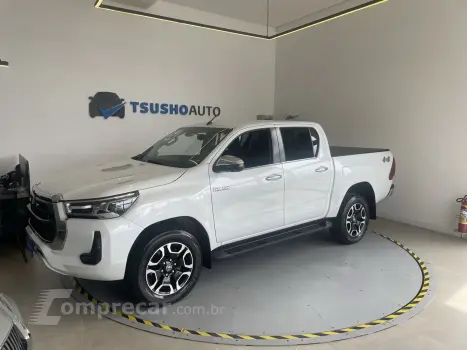 Toyota HILUX 2.8 D-4D TURBO CD SRX 4X4 AUTOMÁTICO 4 portas