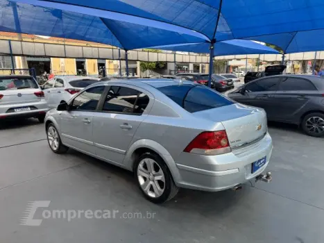 VECTRA SEDAN - 2.0 MPFI ELEGANCE 8V 4P MANUAL