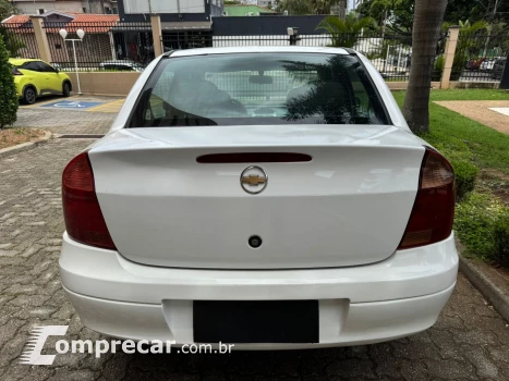 CORSA 1.4 MPFI Premium Sedan 8V