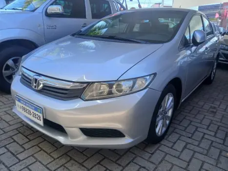 HONDA CIVIC - 1.8 LXS 16V 4P MANUAL 4 portas