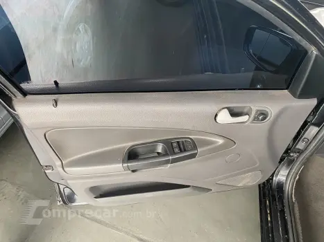 VOYAGE 1.6 MI Comfortline 8V